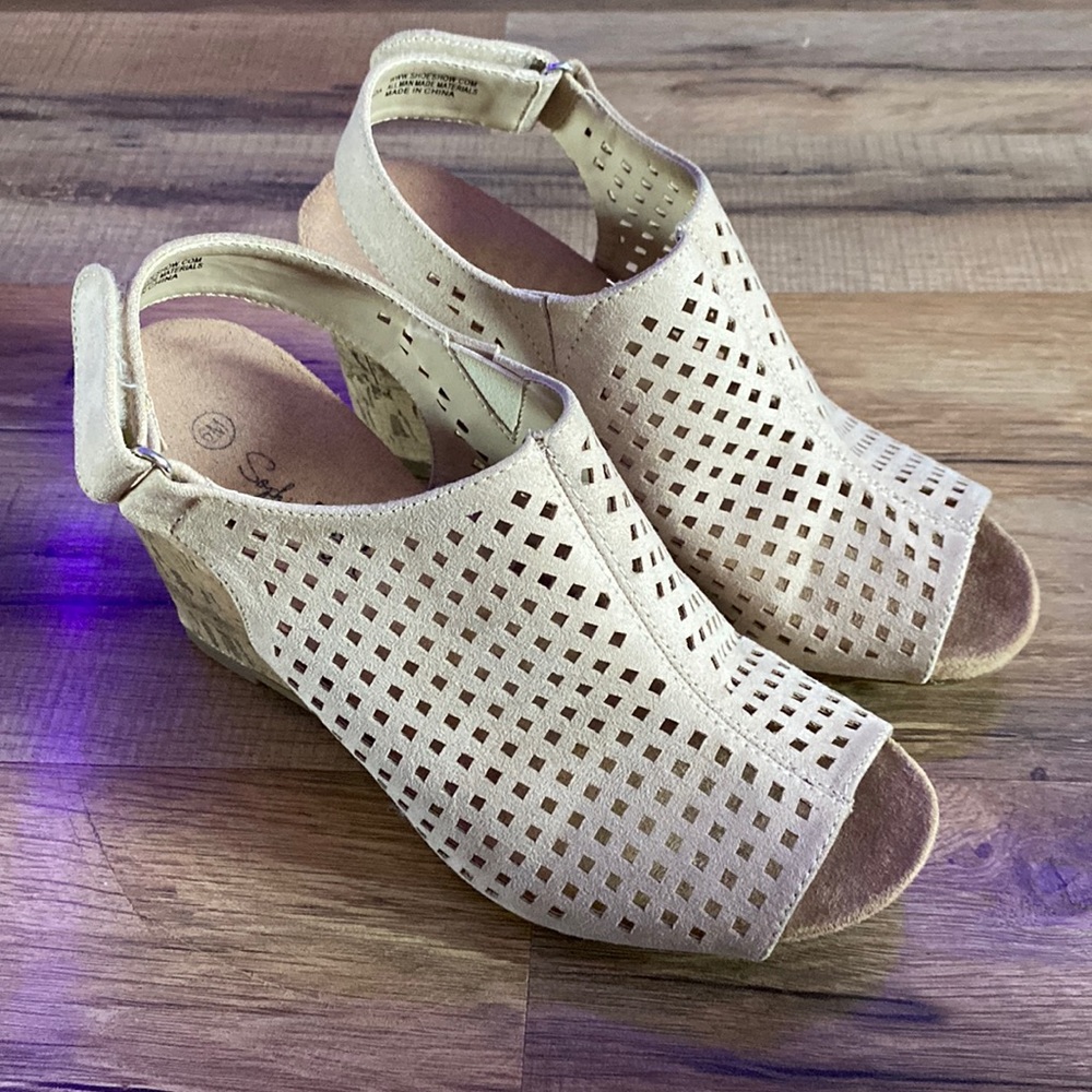 sophia taylor wedges, size 6